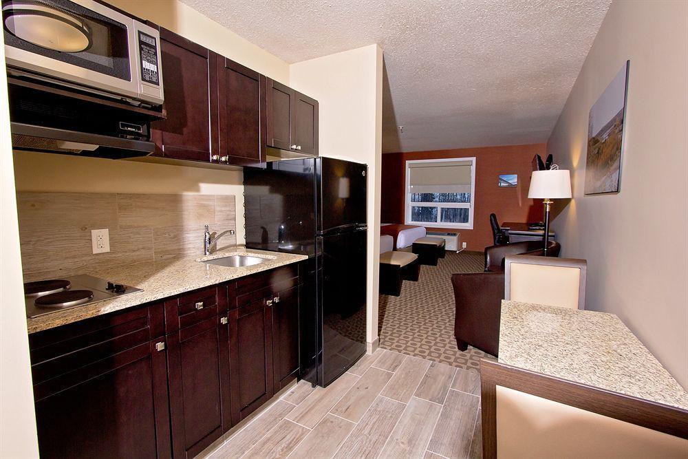 Service Plus Inns & Suites Drayton Valley Eksteriør billede