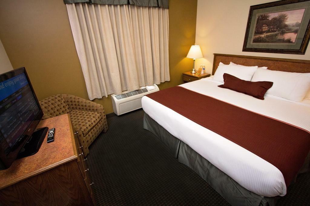 Service Plus Inns & Suites Drayton Valley Eksteriør billede